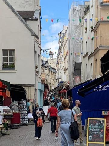 Apartment Charming Latin Quarter Courtyard Duplex For Four *