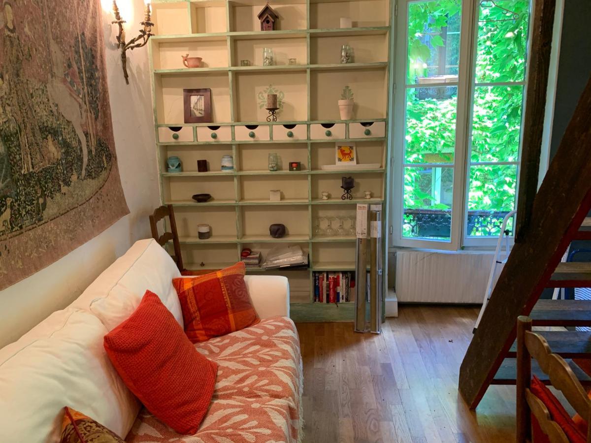 Apartment Charming Latin Quarter Courtyard Duplex For Four *